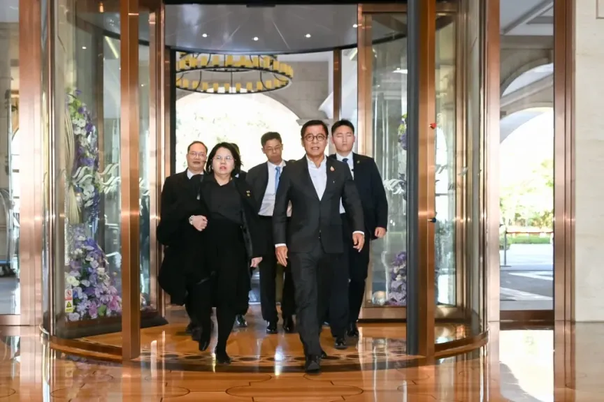 وزيرا خارجية تايلاند وكمبوديا يصلان إلى الصين لإجراء محادثات