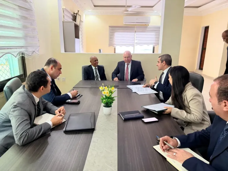 وزير الصناعة والنقل يعقد سلسلة من اللقاءات الهامة مع وزراء الاقتصاد والمالية والصناعة بجيبوتي
