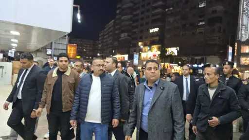 حملة مكبرة بحي شرق مدينة نصر لمراجعة تراخيص المحال بشارع عباس العقاد