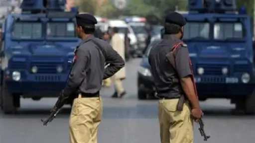الشرطة الباكستانية تحتجز فتاة مراهقة تم تجنيدها عبر الإنترنت لتنفيذ تفجير انتحاري
