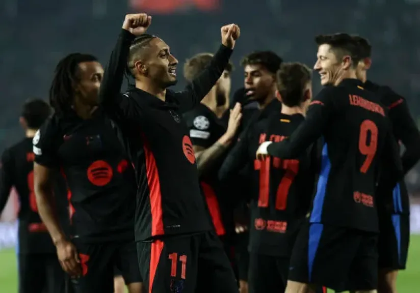 فليك يفتح تدريبات برشلونة للجماهير استعدادًا لمواجهة إسبانيول