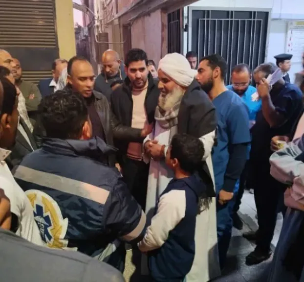 نائب محافظ المنيا يتابع حالة مصابي حادث الطريق الصحراوي في مستشفى التكامل