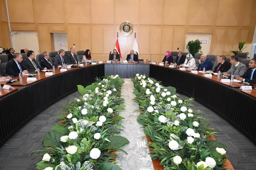 وزير الصناعة: مستعدون لتوفير سبل الدعم لأي مستثمر جاد لإقامة مصنع للغزل والنسيج