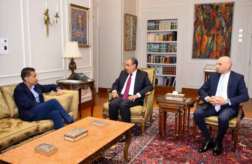 وزير الخارجية يلتقي الإعلامي الأمريكي ”فريد زكريا”