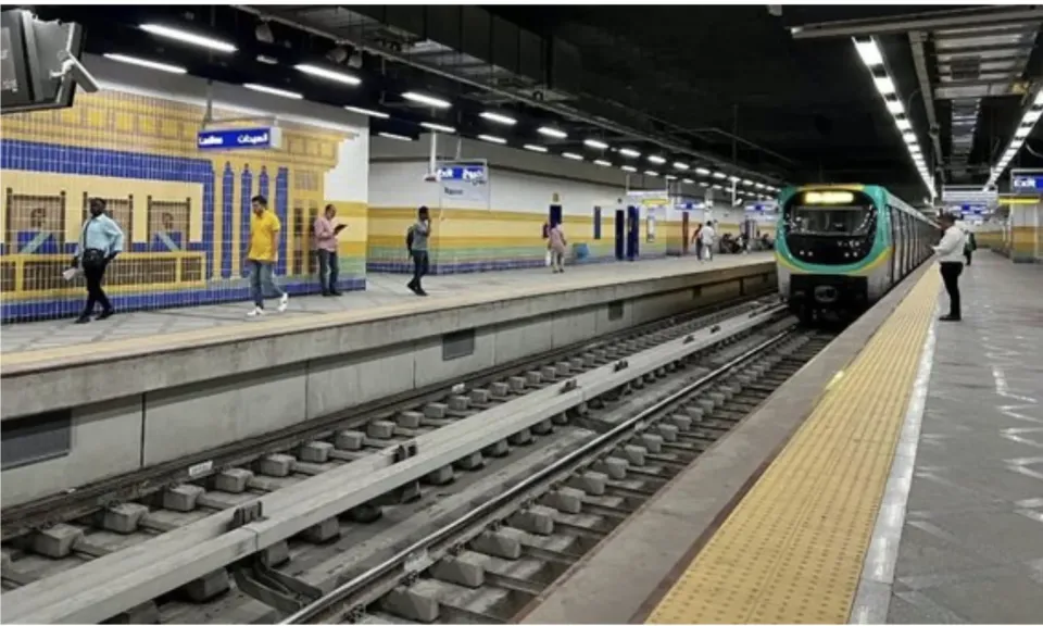 بمناسبة احتفالات رأس السنة.. مد ساعات عمل مترو الخط الثالث وقطار العاصمة