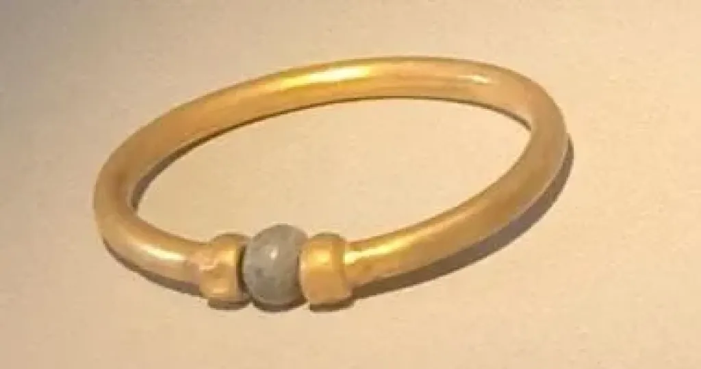 اليوم.. الحكم على المتهمين بسرقة الأسورة الأثرية من المتحف المصري