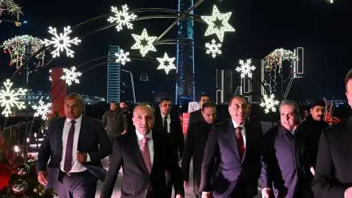 رئيس الوزراء يشارك المحتفلين بالعام الجديد في احتفالية شركة العاصمة الجديدة