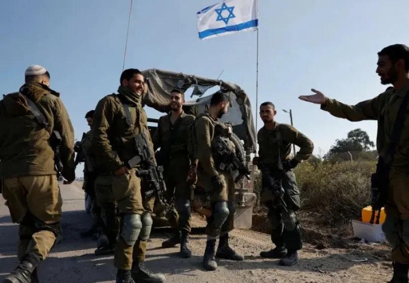 القناة 13 العبرية: احتكاكات بين الجيش الإسرائيلي وضباط أمريكيين بكريات غات