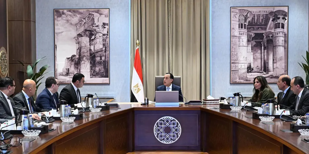 رئيس الوزراء يتابع موقف تنفيذ الأعمال المتبقية بحديقة الفسطاط تمهيدًا للافتتاح والتشغيل