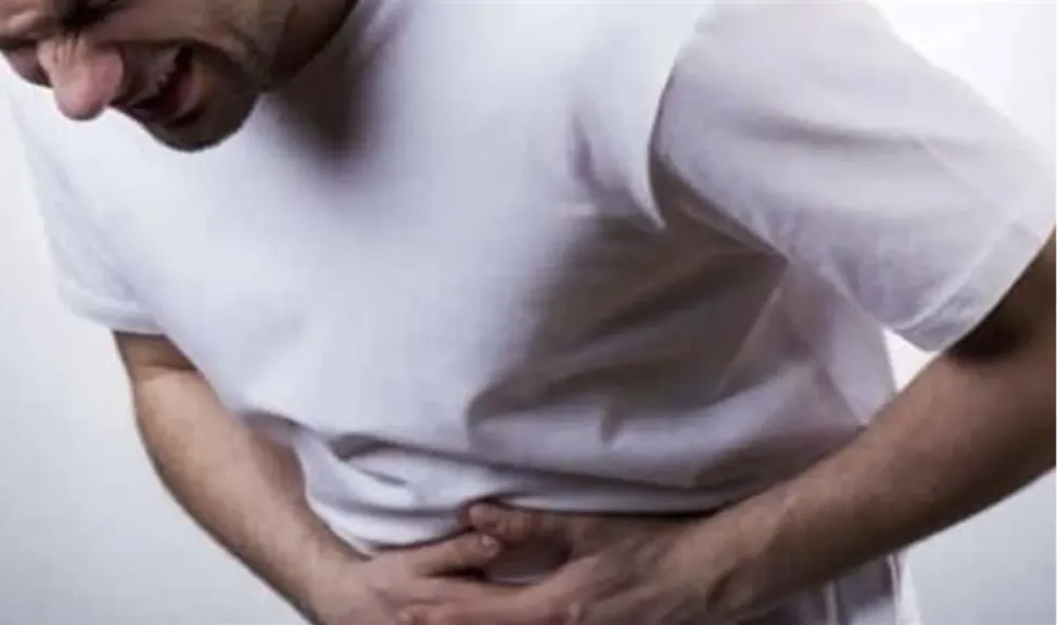 الألياف والماء.. نصائح هامة لتجنب اضطرابات المعدة بعد الصيام الطويل