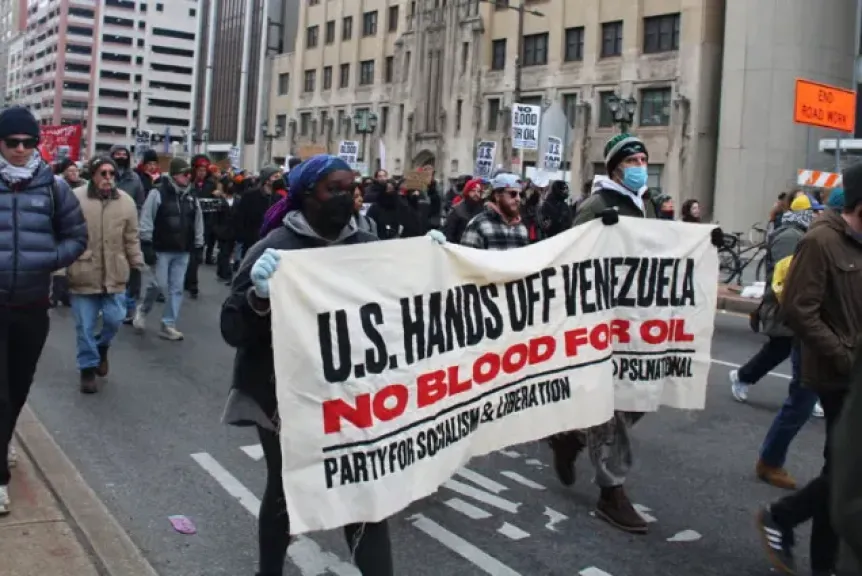 مظاهرات غضب بالولايات المتحدة ضد ما فعلته امريكا بالرئيس الفنزويلي