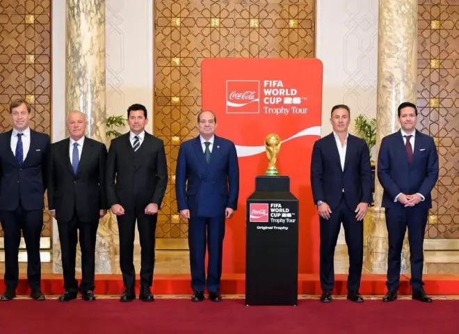 كأس العالم يصل إلى مصر.. والرئيس السيسي يستقبل وفد فيفا ضمن الجولة الترويجية له