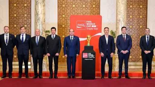 كأس العالم يصل إلى مصر.. والرئيس السيسي يستقبل وفد فيفا ضمن الجولة الترويجية له