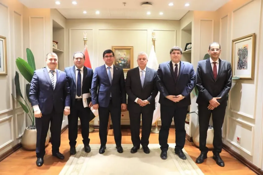 وزير التعليم العالي يستقبل سفير طاجكستان