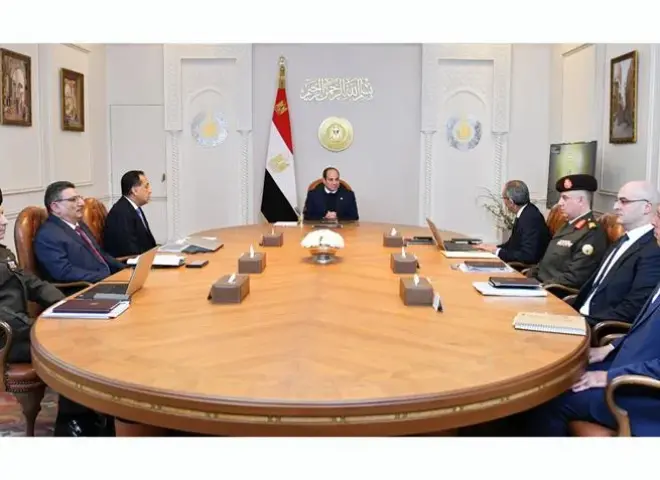 الرئيس السيسي يتابع المحاور الاستراتيجية لتطوير صناعة الاتصالات في مصر