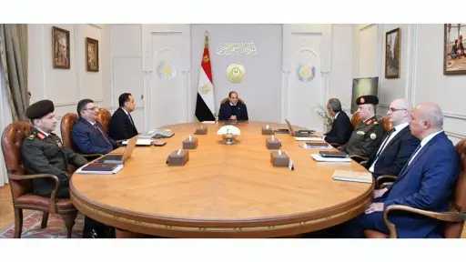 الرئيس السيسي يتابع المحاور الاستراتيجية لتطوير صناعة الاتصالات في مصر