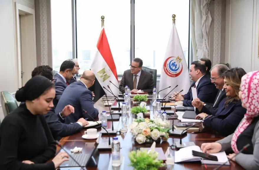 وزير الصحة يبحث مع شركة «فيلبس» توطين صناعة أجهزة الأشعة