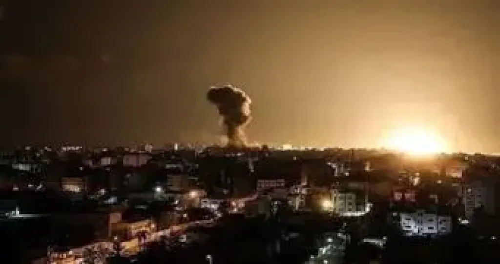 القاهرة الإخبارية: الاحتلال يستهدف منشآت لحزب الله وحماس في لبنان