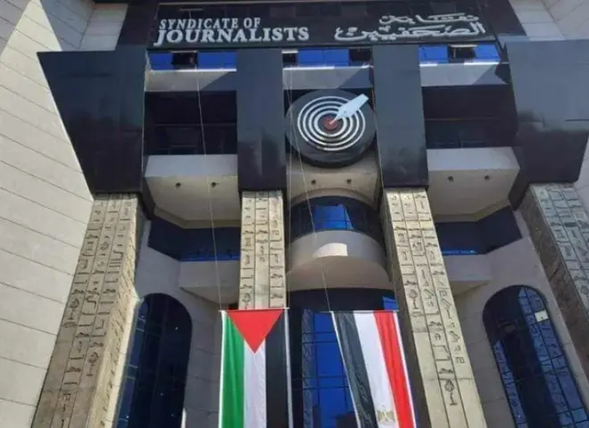نقابة الصحفيين تقرر شطب عبدالرحيم علي بعد أزمة البوابة