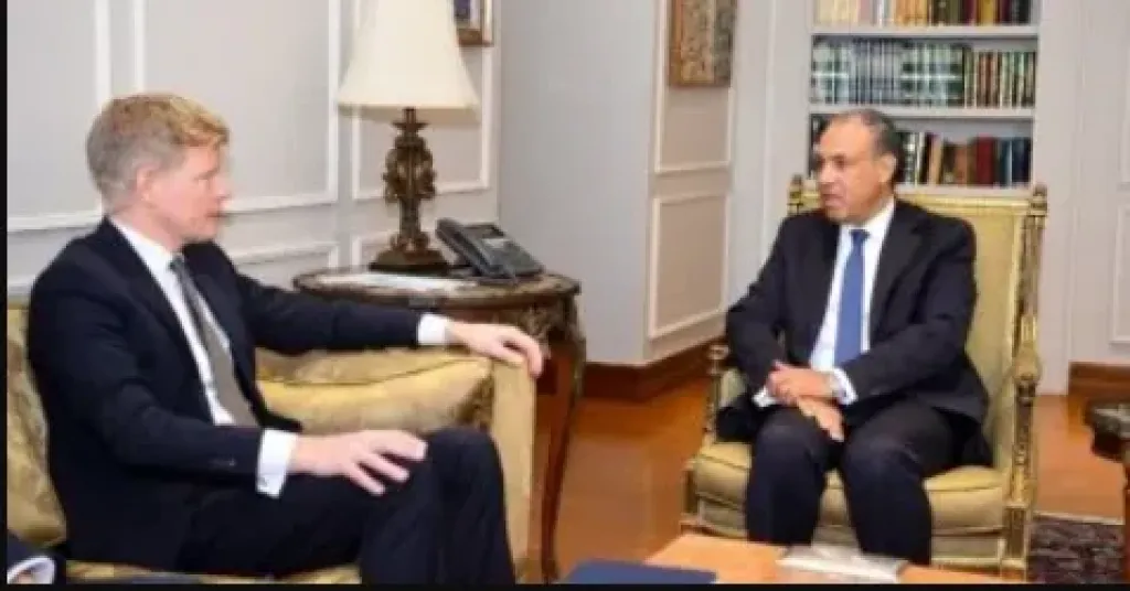 وزير الخارجية يلتقي مبعوث الأمين العام للأمم المتحدة إلي اليمن
