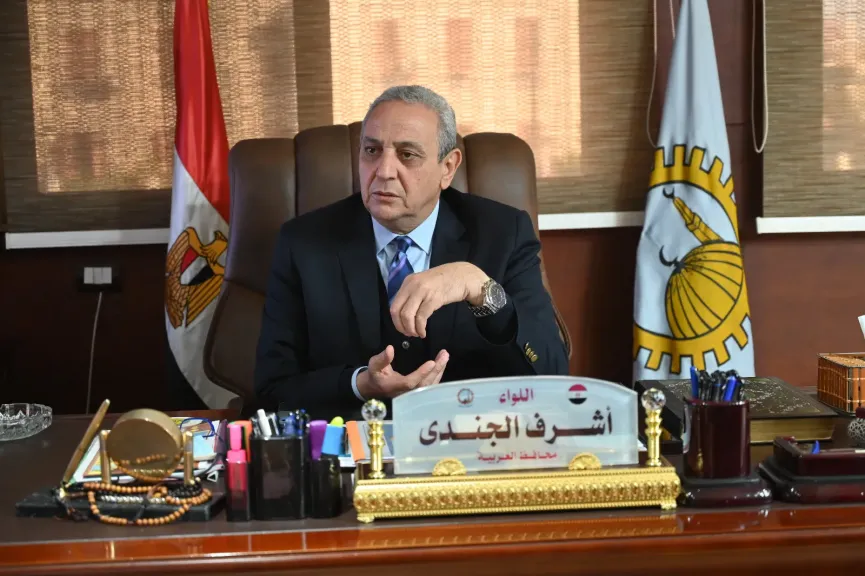 محافظ الغربية يجتمع بالرئيس التنفيذي لشركة مصر للغزل بالمحلة الكبري