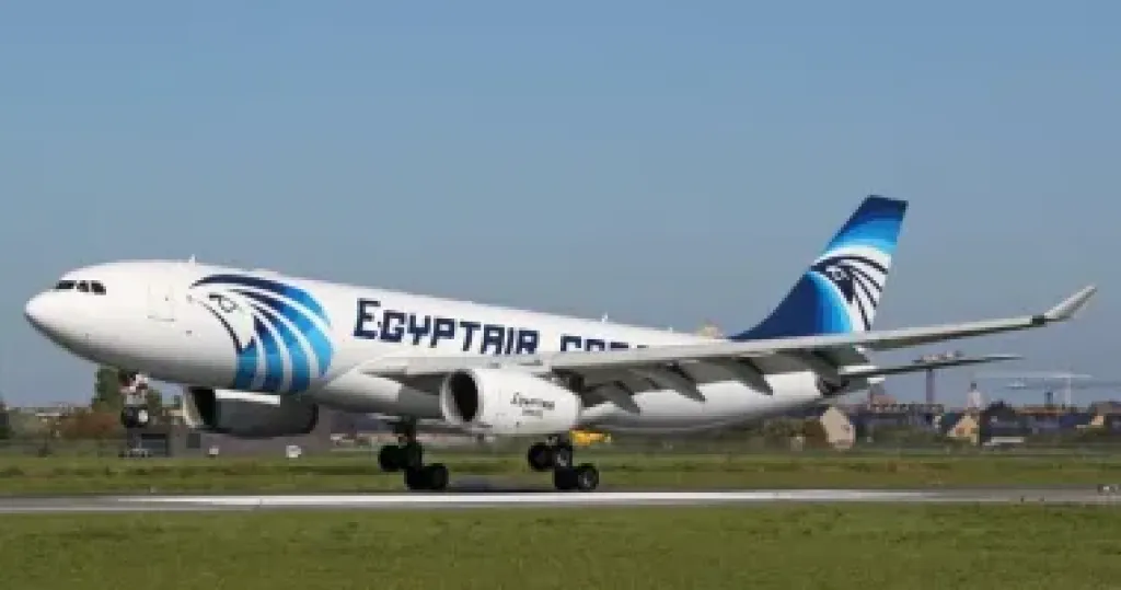 مصر للطيران تعلن تعليق رحلاتها من وإلى مطاري أسوان وأبو سمبل