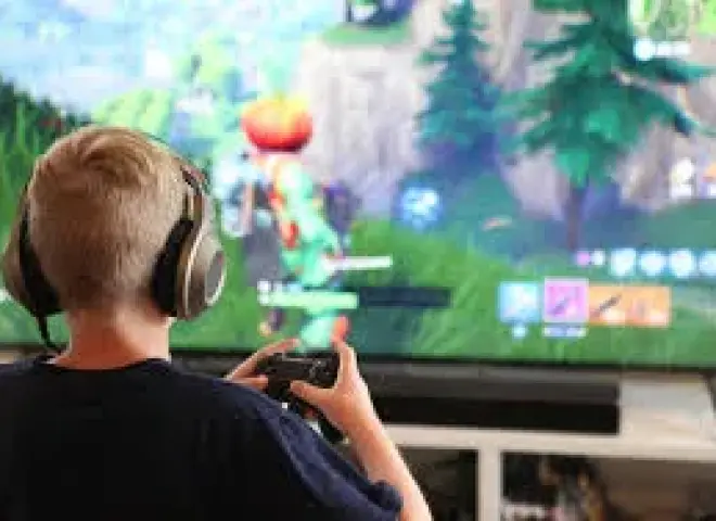 مجلس الوزراء يحذر : الالعاب الاليكترونية تصيب الاطفال والمراهقين بالعصبية