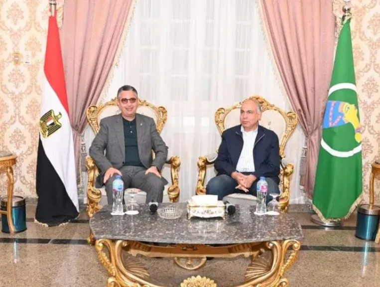 محافظ المنيا يتابع مع وزير التموين المشروعات التموينية.. ويفتتحان سوق اليوم الواحد بحي غرب