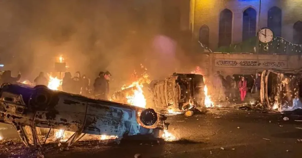 واشنطن بوست: مركز حقوقي يحذر من وقوع مجزرة في إيران