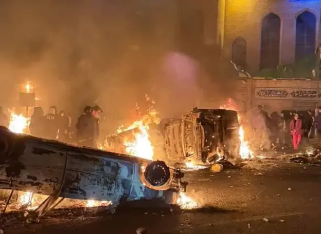 واشنطن بوست: مركز حقوقي يحذر من وقوع مجزرة في إيران