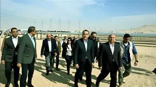رئيس الوزراء يفتتح أول مرحلة بمشروع «أوبيليسك لتوليد الكهرباء من الطاقة الشمسية» بنجع حمادي