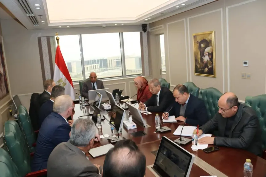 وزير الكهرباء يبحث مع شركة أكوا باور السعودية تعزيز التعاون والشراكة في مجالات الطاقة المتجددة ودعم الشبكة الموحدة