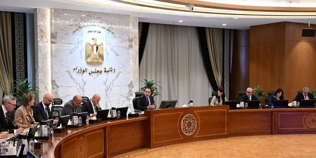 رئيس الوزراء يتابع موقف مشروع إنتاج الهيدروجين الأخضر بقدرة 100 ميجاوات بالمنطقة الاقتصادية لقناة السويس