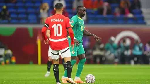 ميرور: ماني يتفوق على صلاح من جديد.. والتاريخ المؤلم يتكرر في أمم أفريقيا