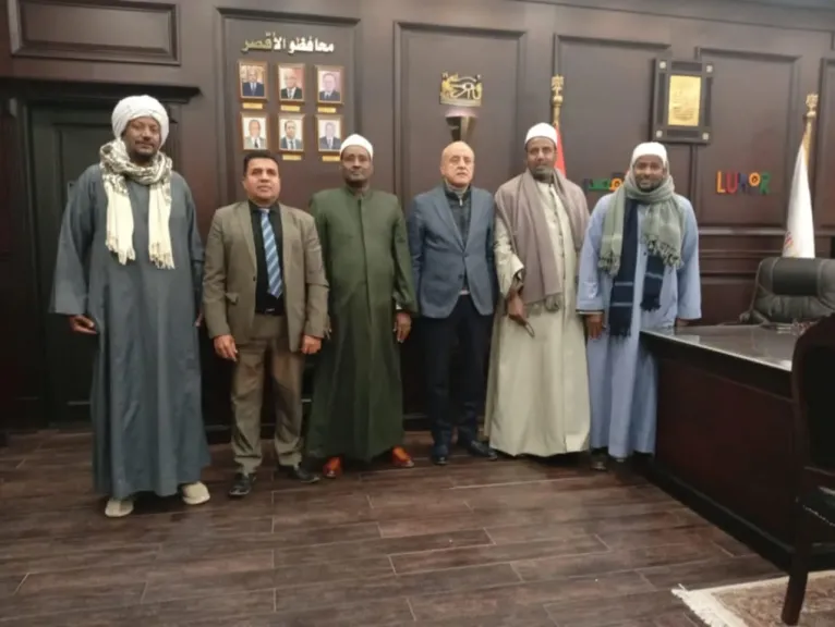 محافظ الأقصر يبحث مطالب أهالي المريس.. إقامة معهد أزهري لخدمة أبناء القرية الأبرز