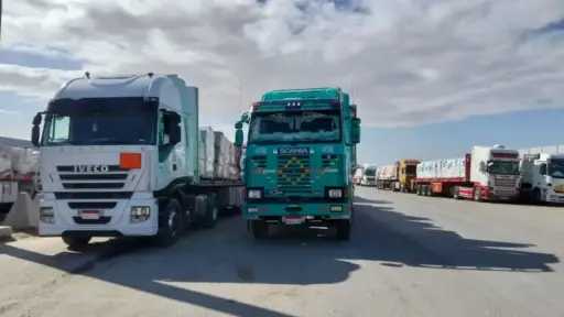 147 شاحنة مساعدات تغادر معبر رفح إلى كرم أبو سالم لدعم الجهات الفلسطينية الإغاثية
