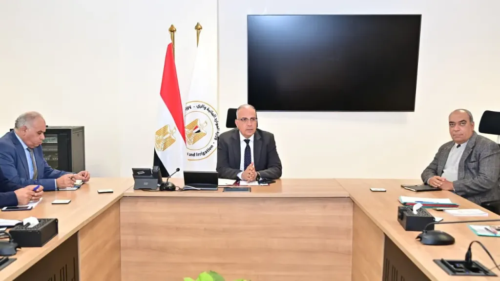 وزير الري: يتابع  التطبيقات المستخدمة لرصد الحشائش المائية باستخدام صور الأقمار الصناعية