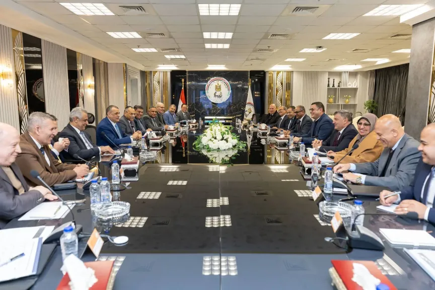 وزيرا ”الإنتاج الحربي” و”الإسكان” يتابعان الموقف التنفيذي لمشروعات المبادرة الرئاسية ”حياة كريمة”