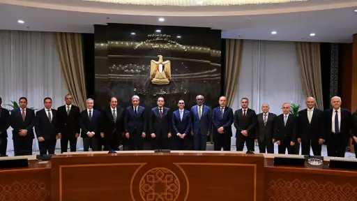 رئيس الوزراء يشهد توقيع اتفاقية مشروع ”ريكسوس وريكسوس ليفينج – مركز التجارة العالمي بالقاهرة”