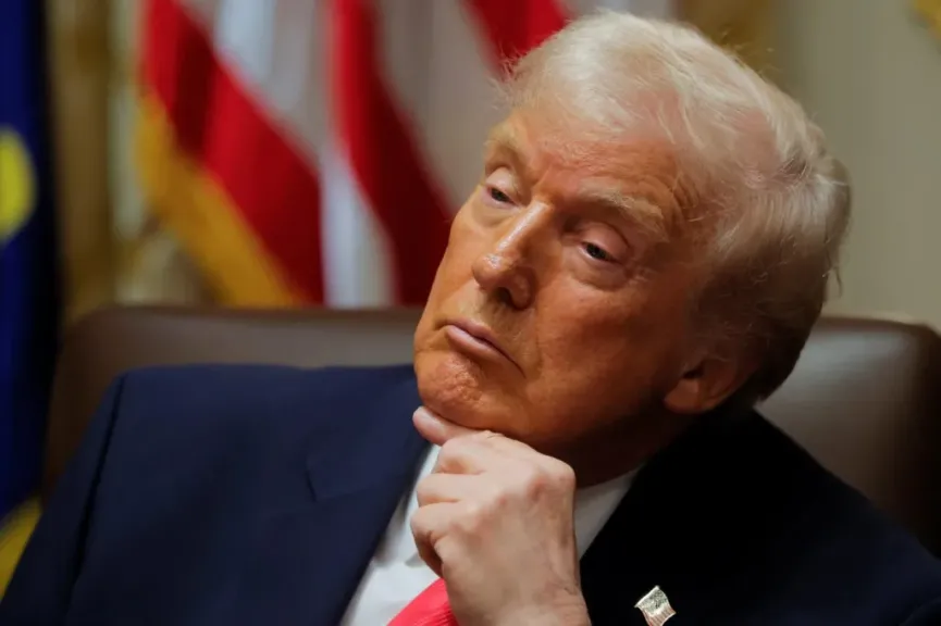 مسئول سعودي لفرانس برس: 3 دول خليجية أقنعت ترامب بمنح إيران فرصة