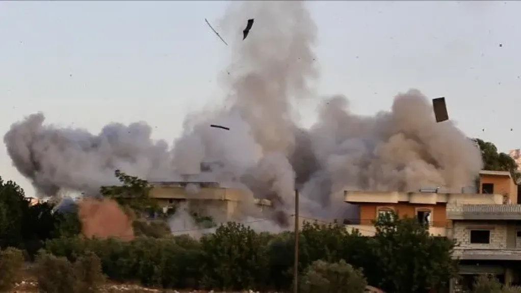 جيش الاحتلال يشن هجوم علي بلدة المنصوري جنوب لبنان