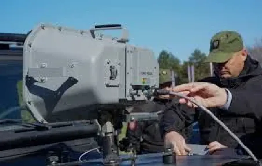 خبير صيني يوضح طبيعة السلاح السري المستخدم في خطف الرئيس الفنزويلي .. واستهداف حرس الرئيس بهذا السلاح