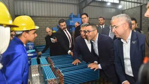 وزير الاستثمار يتفقد عددا من المصانع في المنطقة الاستثمارية بميت غمر