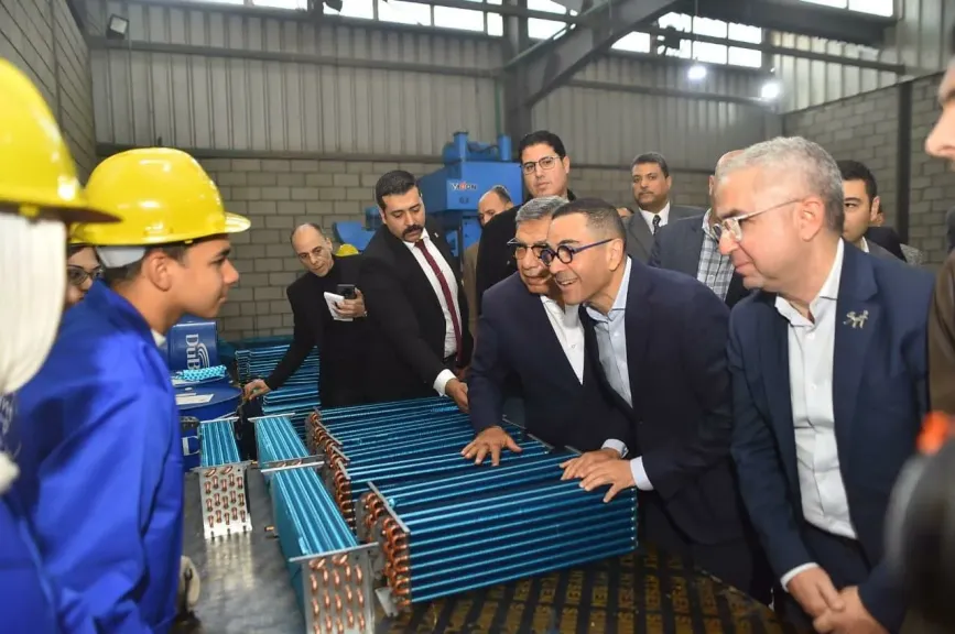 وزير الاستثمار يتفقد عددا من المصانع في المنطقة الاستثمارية بميت غمر