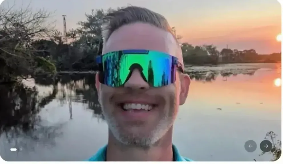 عامل بمصنع فورد يتبادل الشتائم مع الرئيس الامريكي اثناء زيارة ”ترامب” للمصنع