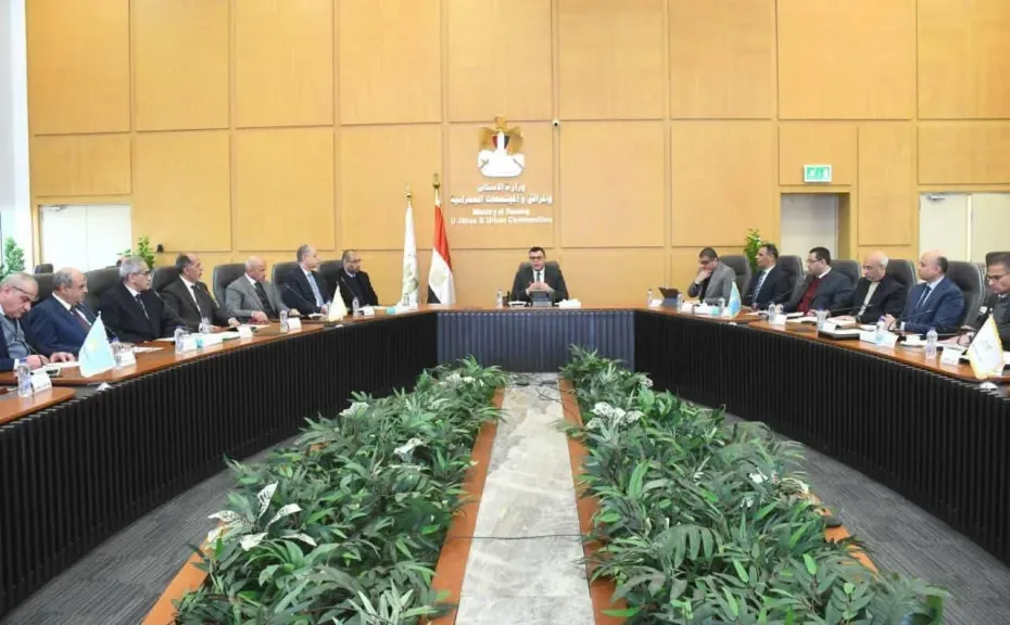 وزير الإسكان يتابع مستجدات منطقة الأعمال المركزية بالعاصمة الجديدة