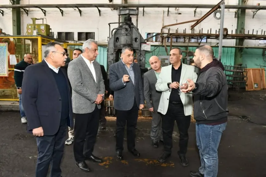 وزير الدولة للإنتاج الحربي يتفقد خطوط الإنتاج بشركة حلوان للصناعات الهندسية (مصنع 99 الحربي)