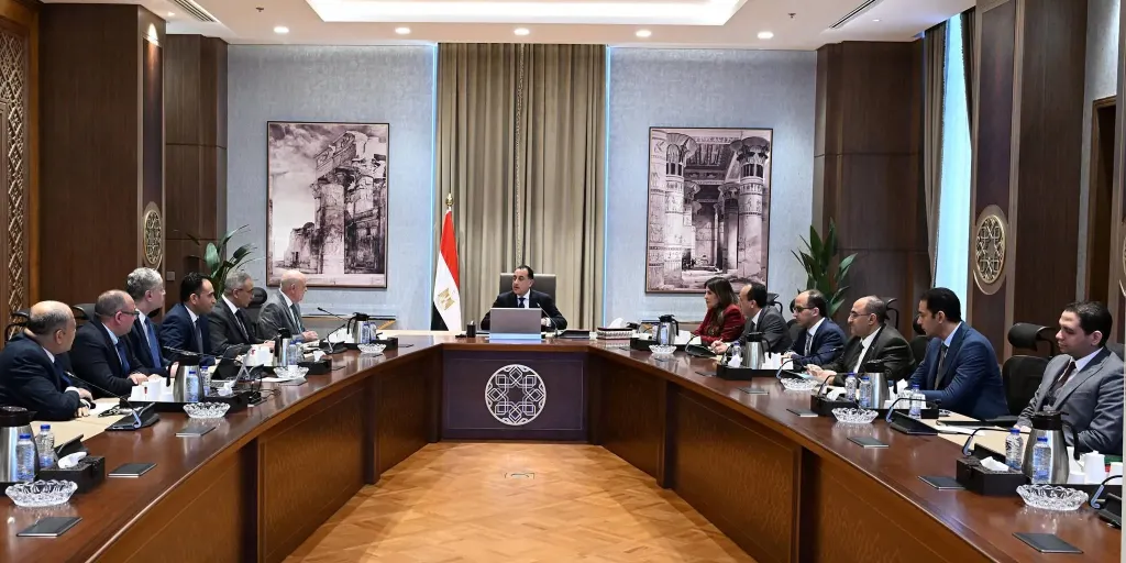 رئيس الوزراء يتابع الموقف التنفيذي لأعمال المرحلة الأولى من المبادرة الرئاسية ”حياة كريمة” واستعدادات بدء المرحلة الثانية