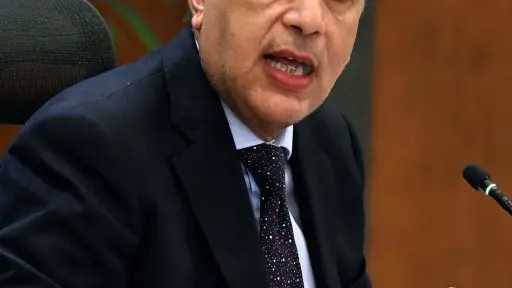 رئيس الوزراء يطمئن على الحالة الصحية لقداسة البابا تواضروس الثاني