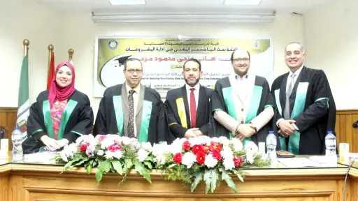 امعة القاهرة هاني فتحي  الماجستير عن أثر التحليل الكمي علي الجدول الزمني للمشروع بالتطبيق علي قطاع الإنشاءات بالسعودية.